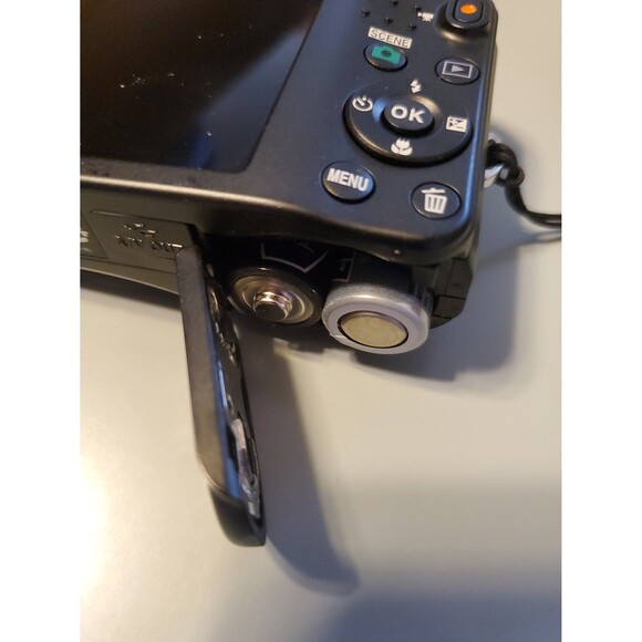 Nikon coolpix l28 digital camera READ - Picture 7 of 7